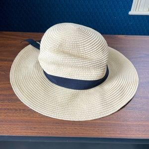 Canadian Hat 1918 Wide Brimmed Sun Hat Vacation Beach 100% Raffia Cream/Beige